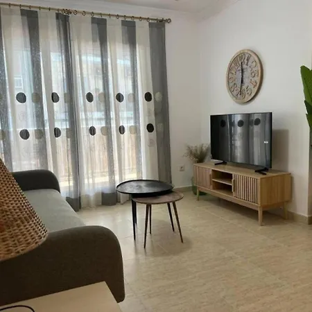 Familiar En Con Terraza Privada Διαμέρισμα *